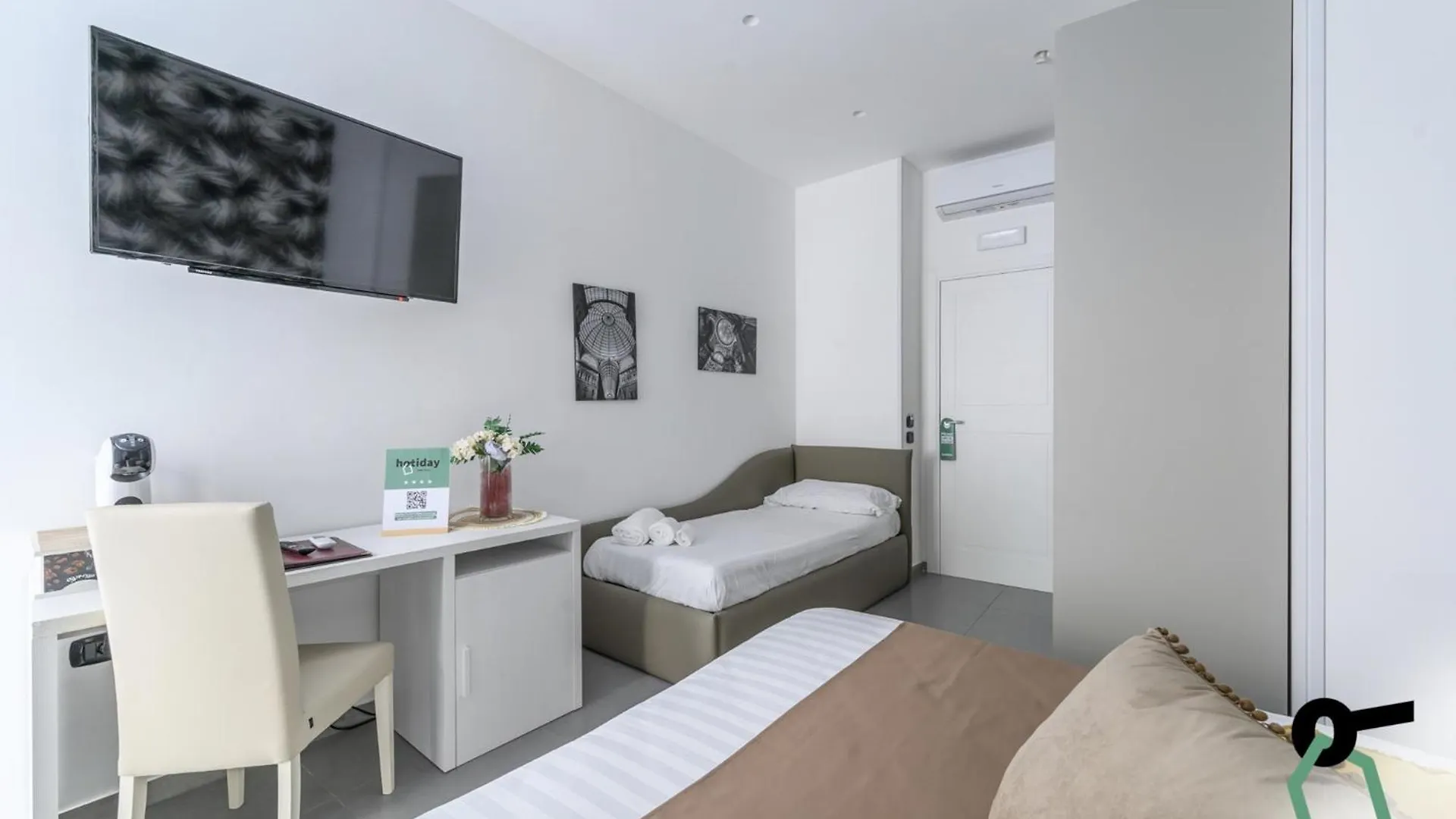 Hotiday Room Collection - Napoli Centro Storico 0*, Naples