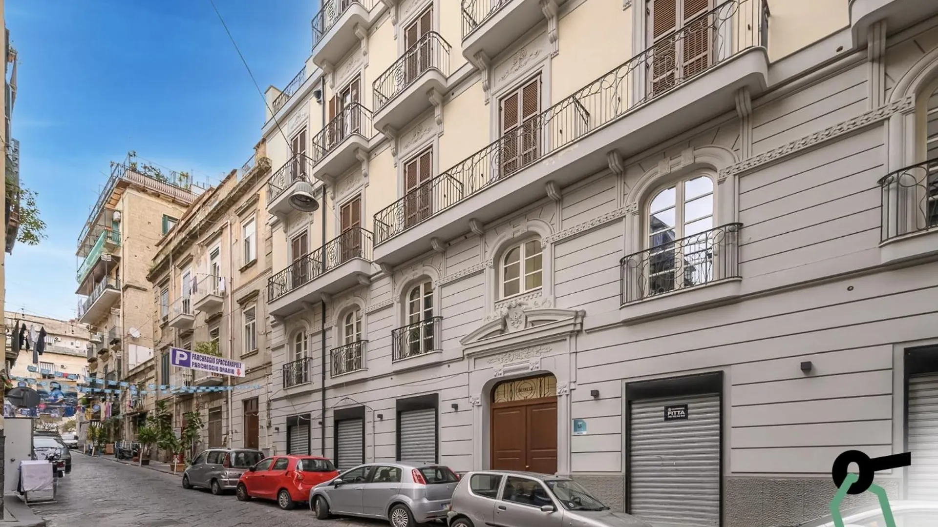 Hotiday Room Collection - Napoli Centro Storico Aparthotel