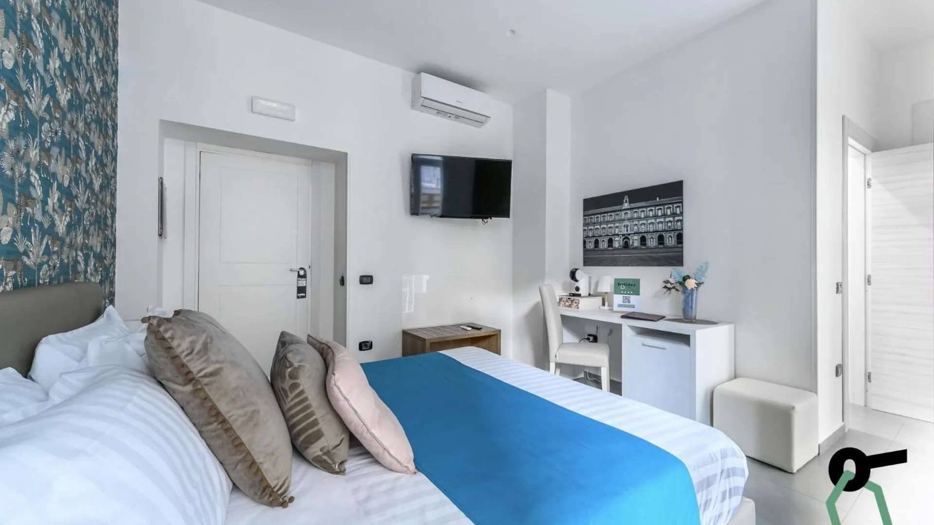 Aparthotel Hotiday Room Collection - Napoli Centro Storico Italy