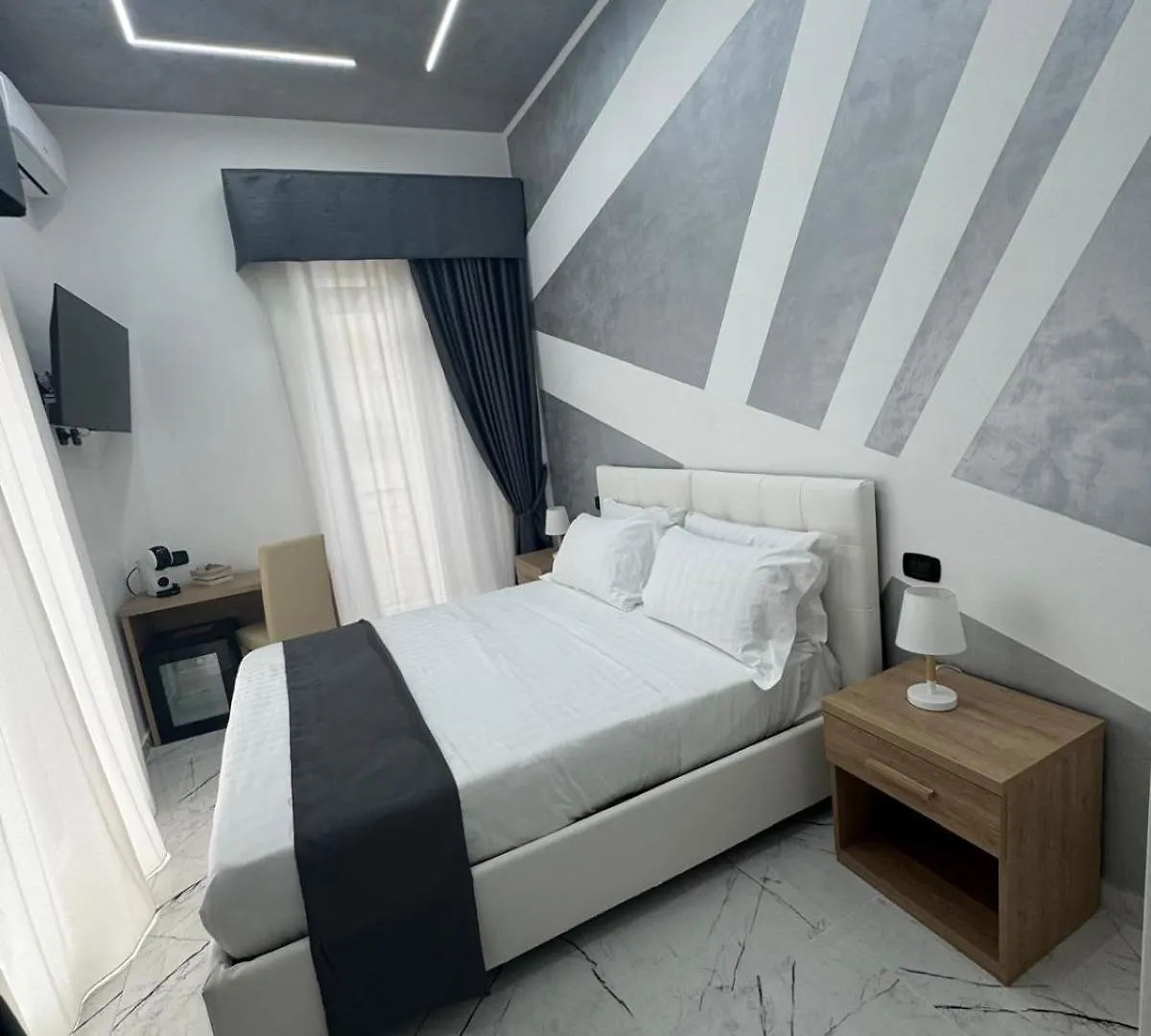 Hotiday Room Collection - Napoli Centro Storico