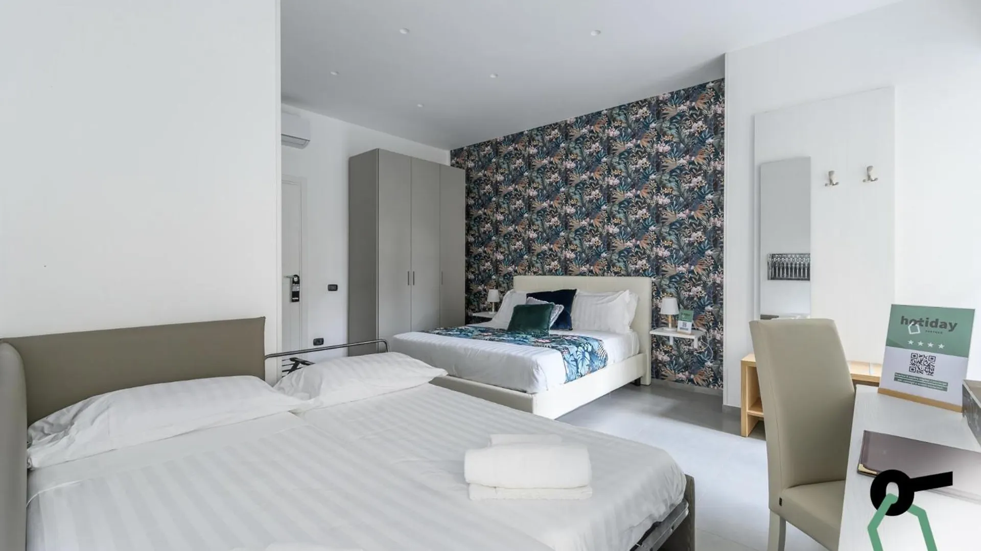 Hotiday Room Collection - Napoli Centro Storico 0*, Naples