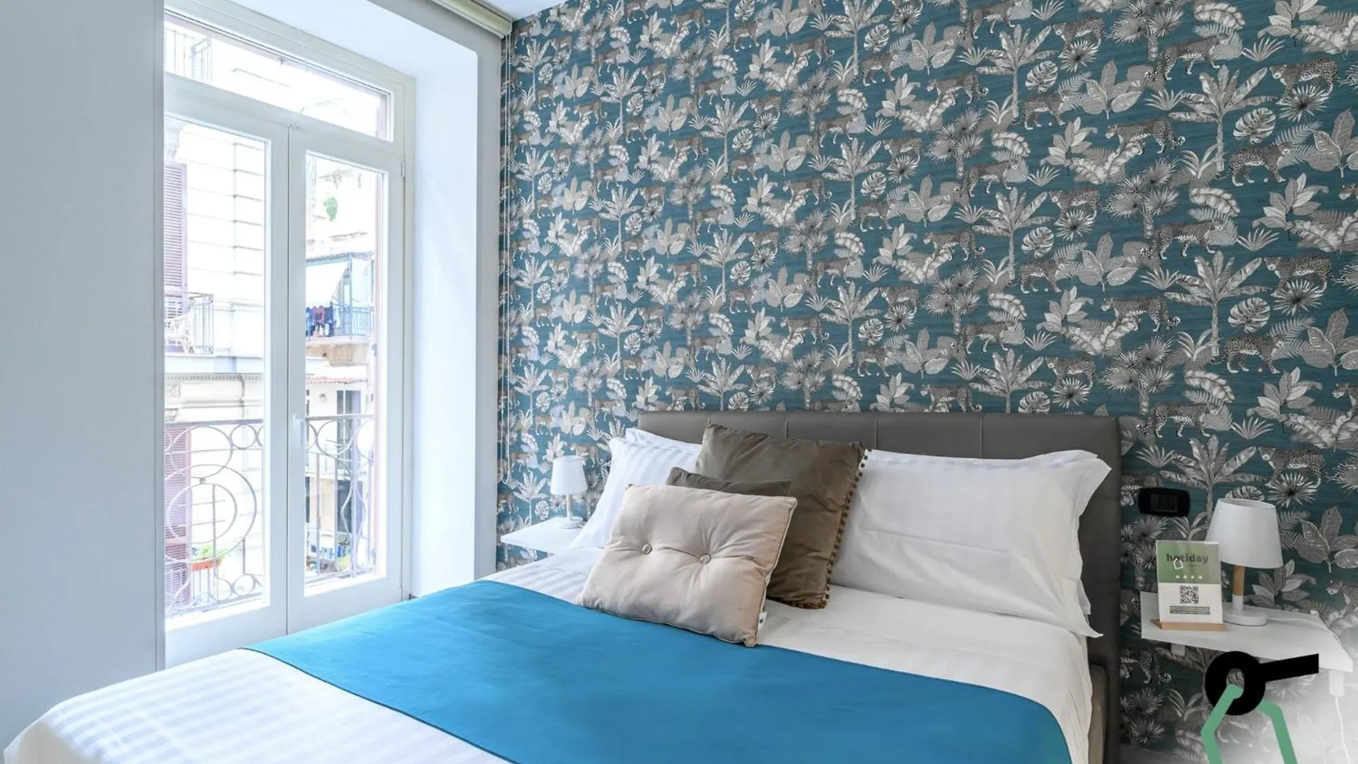 Hotiday Room Collection - Napoli Centro Storico Aparthotel