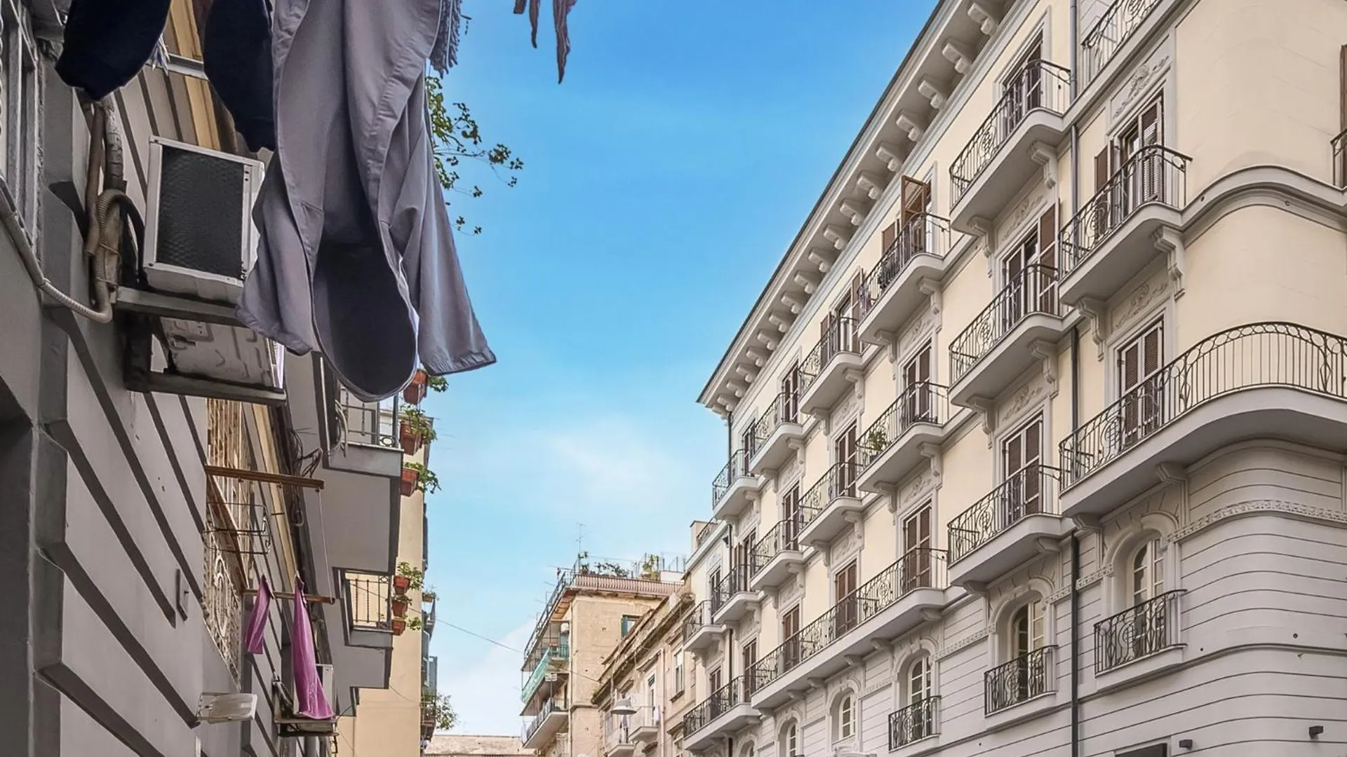 Hotiday Room Collection - Napoli Centro Storico Italy