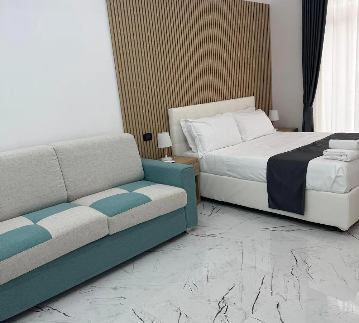 Hotiday Room Collection - Napoli Centro Storico Italy